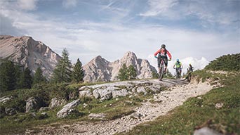 Giro in mountain bike nelle Dolomiti